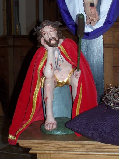 Heiland auf der Rast - Statue in der Pfarrkirche St. Peter Hofkirchen